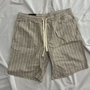 BANANA REPUBLIC• linen-blend deck short• size M• NWT